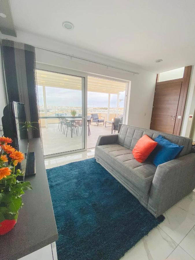 The Blue Mill Penthouse With Beautiful Views Apartment Naxxar Екстериор снимка