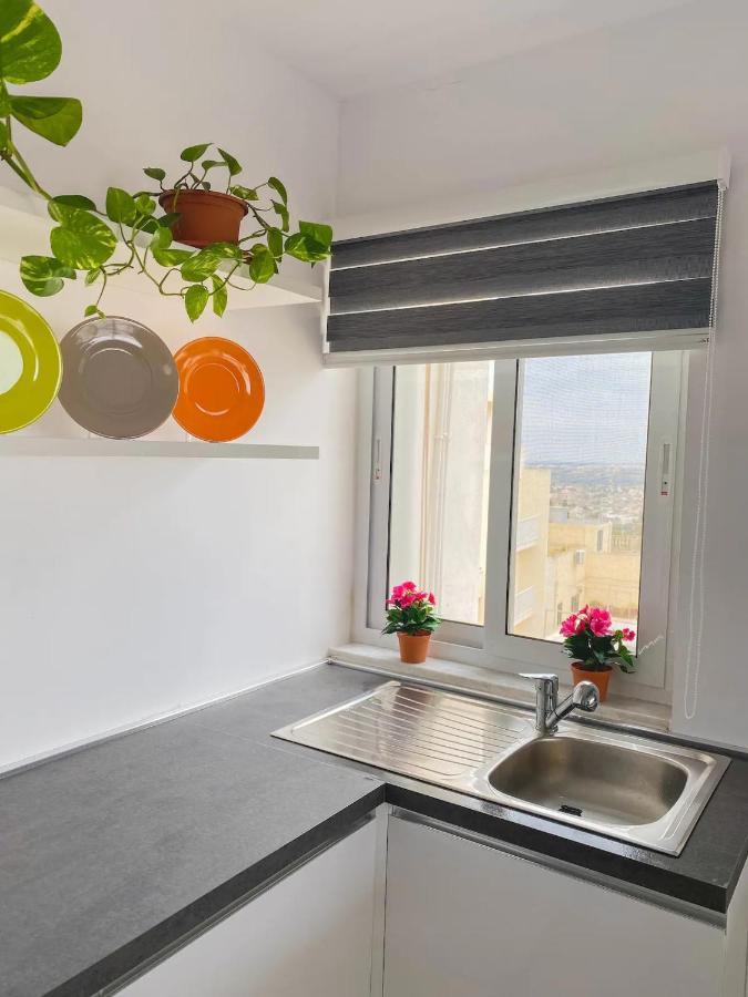 The Blue Mill Penthouse With Beautiful Views Apartment Naxxar Екстериор снимка