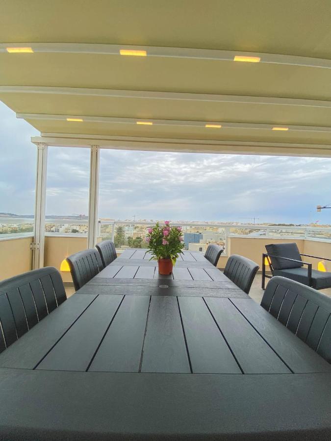The Blue Mill Penthouse With Beautiful Views Apartment Naxxar Екстериор снимка